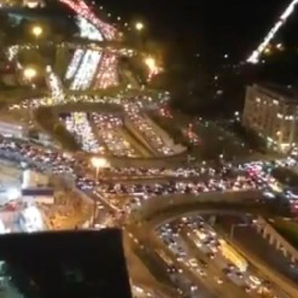 OVO JE APOKALIPSA: Kolona od 700 kilometara na izlazu iz GRADA koji je sinoć ZAKLJUČAN! Milioni ljudi BEŽE! (VIDEO)