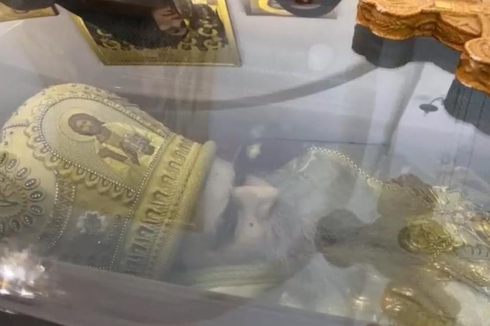 RAĐA SE NOVO SVETO MESTO U CRNOJ GORI! Reke HODOČASNIKA došle da se poklone SENAMA AMFILOHIJA!