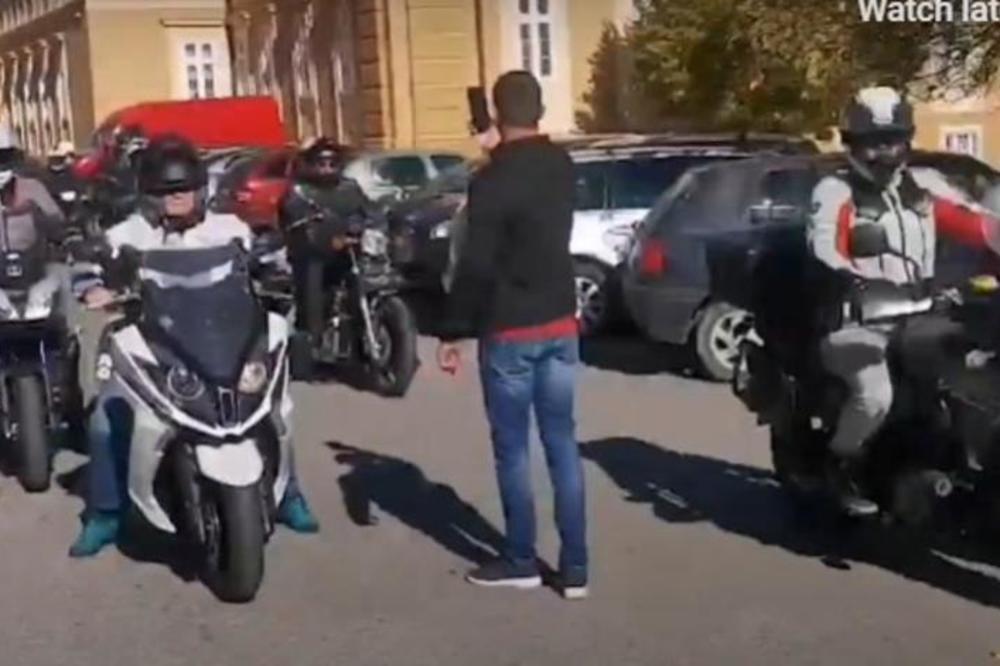 NAPETO, KOLONE VOZILA KRENULE IZ DRUGIH GRADOVA KA CETINJU: Lokali na Dvorskom trgu zatvaraju se u 15 sati