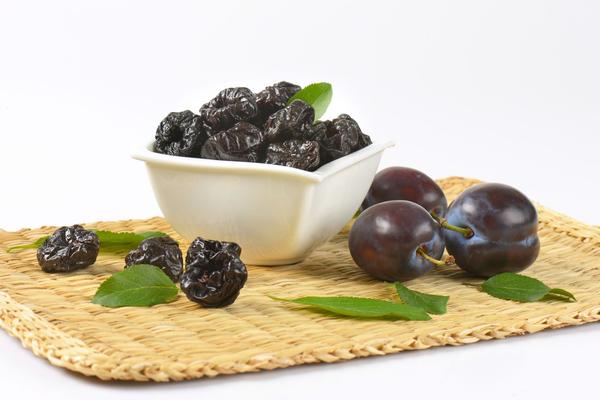 GODINAMA SE PROVLAČE TVRDNJE DA ŠLJIVE POMAŽU KOD OVIH BOLESTI, A EVO ŠTA JE ISTINA