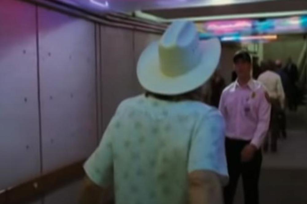 PRETUŽNA SCENA IZ BOLNICE, PRIKLJUČEN NA APARATE I INFUZIJU: Glumac koga svi obožavamo oboleo od raka!