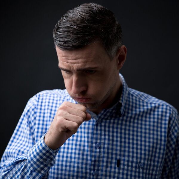 OTIŠAO KOD LEKARA ZBOG OBIČNOG KAŠLJA, PA OTKRIO RETKU BOLEST: U grlu mu rastu JEZIVE stvari veličine 5cm...(FOTO)