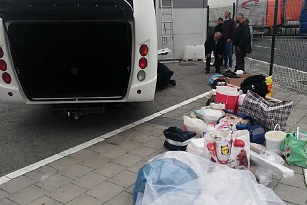 ALBANCI NAKRCALI KOMBI, TURČIN BEMBARU! Carinici se na Batrovci raspali od posla, svi rešili da krijumčare OVO