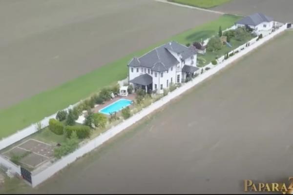 O OVOJ VILI BRUJE SVI, OPASANA ZIDINAMA DALEKO OD CIVILIZACIJE: Snimljena je iz vazduha, znate li ko živi u njoj?