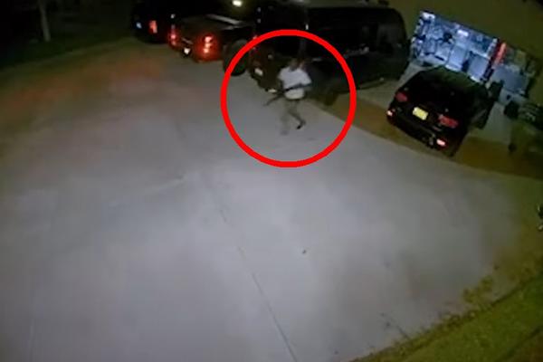 DŽON DŽOUNS JURIO SA SAČMAROM ČOVEKA PO ULICI: Hteo da ukrade auto neporaženom UFC prvaku! Nije znao koliko je lud!