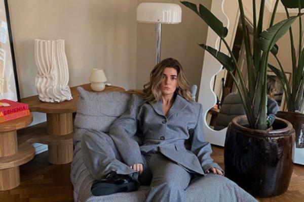 OVO JOŠ NISTE VIDELI: Ova popularna BLOGERKA ima najluđu GAJBU ikada! Šta je, bre, ovo?! (FOTO)