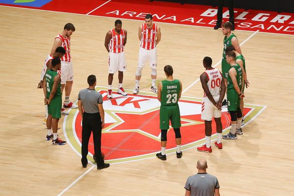 SABLASNE SCENE U PIONIRU: Minut ćutanja za Amfilohija, ali i za još jednog važnog Crnogorca! (FOTO)