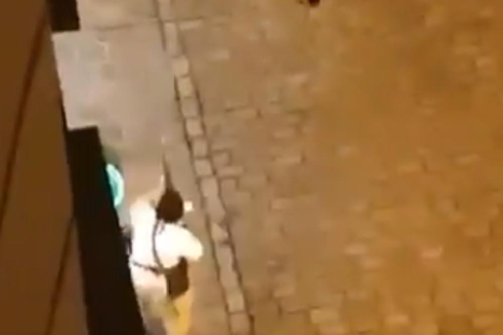 OVO JE TERORISTA IZ BEČA KOJI JE POČINIO KRVAV MASAKR! Pogledajte šok snimak trenutka napada na sinagogu (VIDEO)