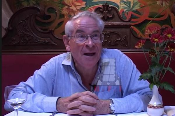 LUDILO, DOVODI MUŠKARCE KUĆI PRED ROĐENOM SUPRUGOM: Glumac u 95. godini priznao da je HOMOSEKSUALAC