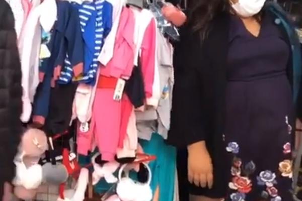 TRANSVESTIT KIKI KRALA U KINESKOJ RADNJI! Kinez odmah SKOČIO, krenuo da je VREĐA i IZBACUJE! (HIT VIDEO)