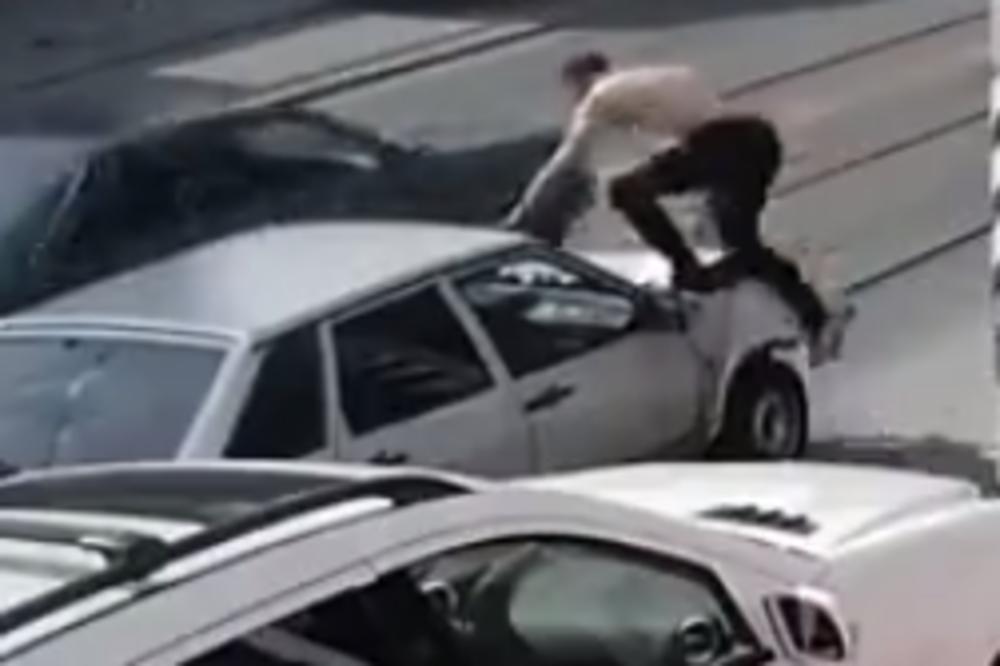 NIJE MU NIŠTA, MAJSTORE, VOZI! Ovaj nesrećnik je NAJVEĆI OPTIMISTA NA PLANETI! (VIDEO)