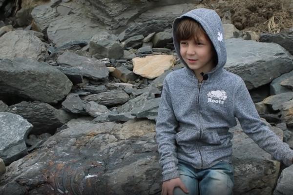 SEDMOGODIŠNJI DEČAK SE IGRAO SA SESTROM i slučajno došao do ČUDESNOG OTKRIĆA VAŽNOG ZA CEO SVET! (VIDEO)