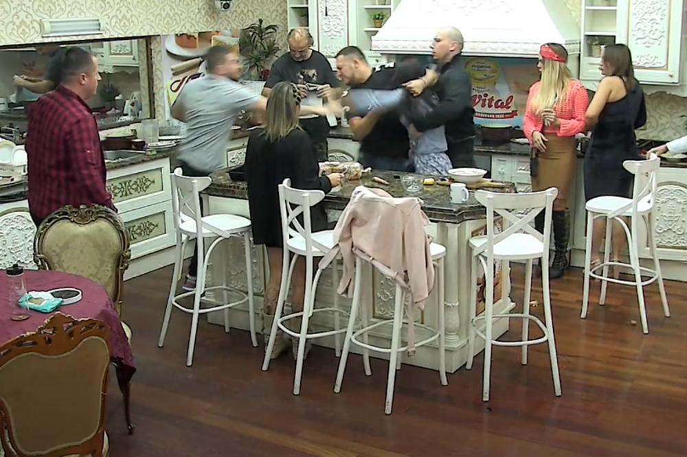 ATRAKTIVNA PLAVUŠA VEČERAS ULAZI U RIJALITI! Nakon priče o ZLOSTAVLJANJU, SVI JE ZNATE!