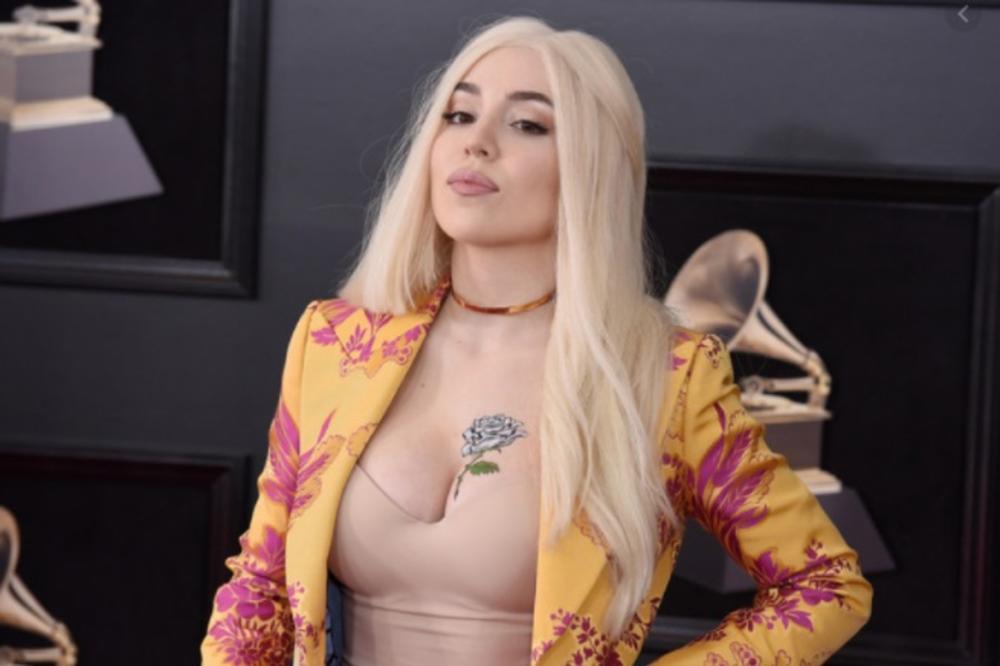 DEKLARIŠE SE KAO 100% ALBANKA: Pevačica polako osvaja POP SVET, a AVA nije njeno pravo ime!