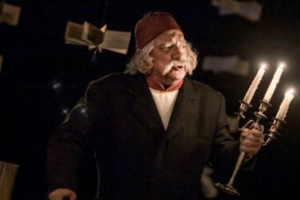 UŽASNO SAM, NE MOGU DA PRIČAM: Slavni SPRSKI glumac se oglasio iz BOLNICE