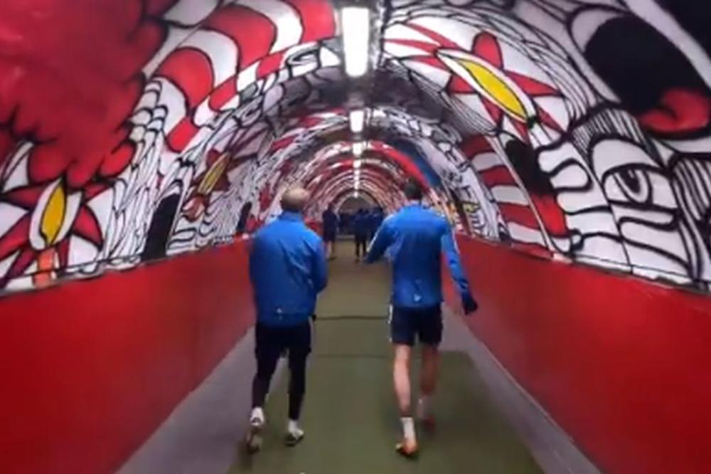 PROŠLI KROZ TUNEL: Plastun tres'o ogradu na Severu da pokaže saigračima šta bi ih čekalo da Delije smeju na stadion