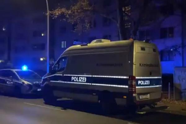 NEMAČKA POLICIJA PRONAŠLA PREKLANU DEVOJČICU OD 3 GODINE: Horor u Berlinu, on je OSUMNJIČENI!