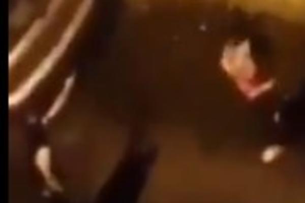 DEVOJKO, ŠTO PIŠ*Š TU?! Skinula gaćice i čučnula iza auta, a komšija sa PRVOG sprata joj priredio PAKAO