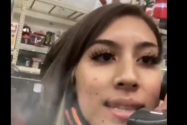 DALA OTKAZ PREKO RAZGLASA I UNIŠTILA CELU UPRAVU! Njen snimak obišao je SVET, postala je ZVEZDA PREKO NOĆI (VIDEO)