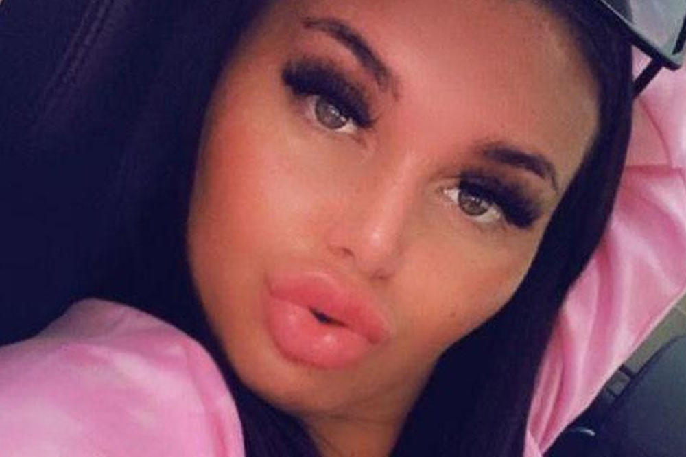 ELA IMA 19 GODINA I 20 MUŠTERIJA DNEVNO: Za sve znaju njeni RODITELJI i nemaju ništa protiv!