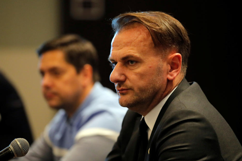 VUČJAK NA POVOCU, PUŠKA U RUCI: Ostoja Mijailović objavio svoju fotku sa RATIŠTA! (FOTO)