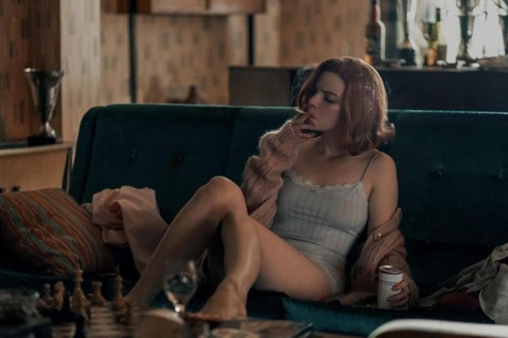 CEO SVET SAD IGRA ŠAH! Zbog serije "Damin gambit" nestašica ŠAHOVSKIH TABLI, a knjiga je hit posle 37 godina!