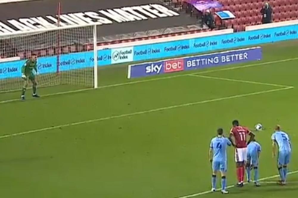 NAJNEPOŠTENIJI PENAL ILI LUKAVSTVO GODINE: O ovom potezu bruji ceo fudbalski svet! (VIDEO)