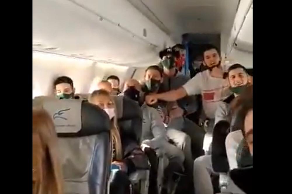 RUKOMETAŠI PROVOCIRALI HIMNOM CRNE GORE: Jaki ste samo u čoporu, lako je vama - skandal u avionu!