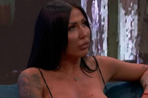 VOLI DA ČAČNE! Tijana Ajfon otkrila šta su joj fetiši! AU, neviđeno!