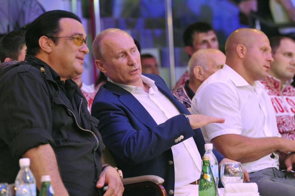 OBOŽAVA SRBIJU I SRBE: Najbolji borac svih vremena i Putinova desna ruka ponovo nam je došao u goste! (FOTO)
