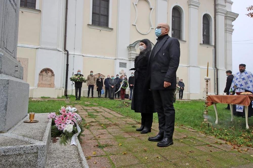 VUČEVIĆ POLOŽIO VENAC: Naš zadatak je da čuvamo mir i slobodu jer su plaćeni najskupljom cenom - ljudskim životima