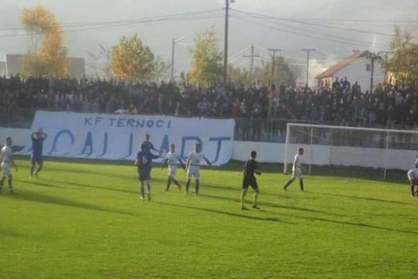 U SRBIJI ZABRANA OKUPLJANJA, A STADION PUN NA DERBIJU: Neverovatne slike s utakmice! Baš ih zabole za koronu i mere
