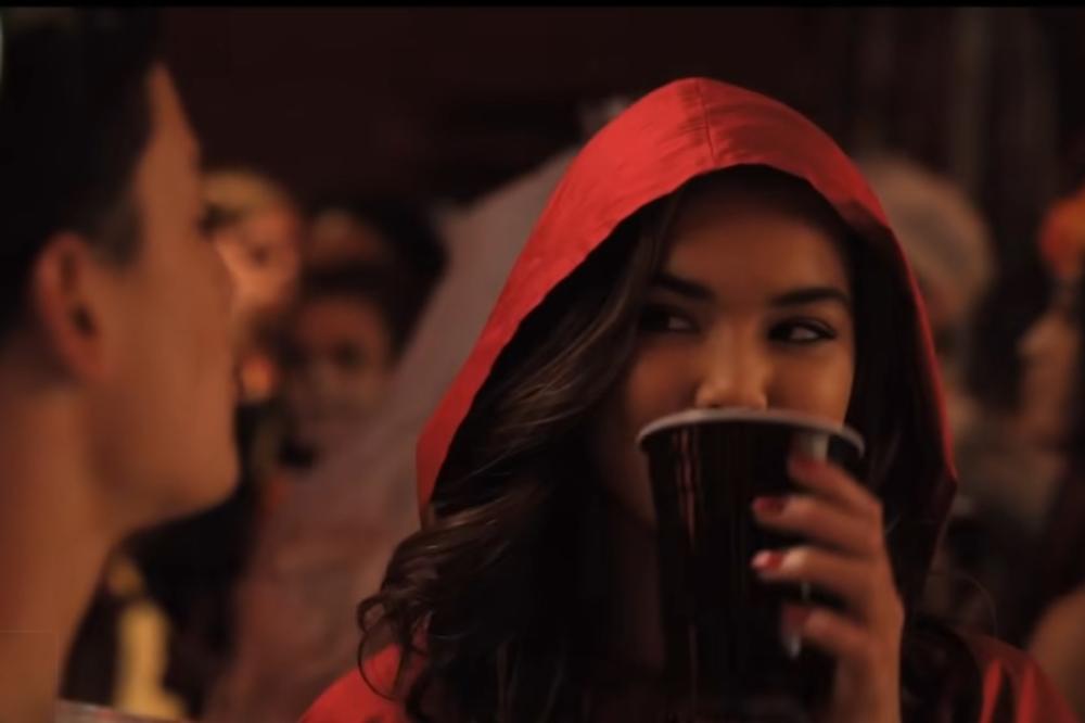 OVO JE NAJGLEDANIJI FILM U 2020. GODINI: Kritika ga je URNISALA, a gledaoci ga OBOŽAVAJU i UMIRU od SMEHA (TREJLER)