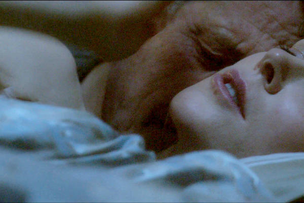 STRASTVENI SE*S UVERTIRA ZA KRVOLOČNO UBISTVO: Ova HBO serija POMERA GRANICE, svi su ODUŠEVLJENI trilerom o PREVARI