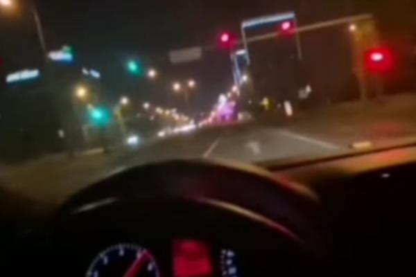 Snimao kako vozi 140 na sat i prolazi kroz CRVENO SVETLO na istom mestu gde su poginule studentkinje (VIDEO)