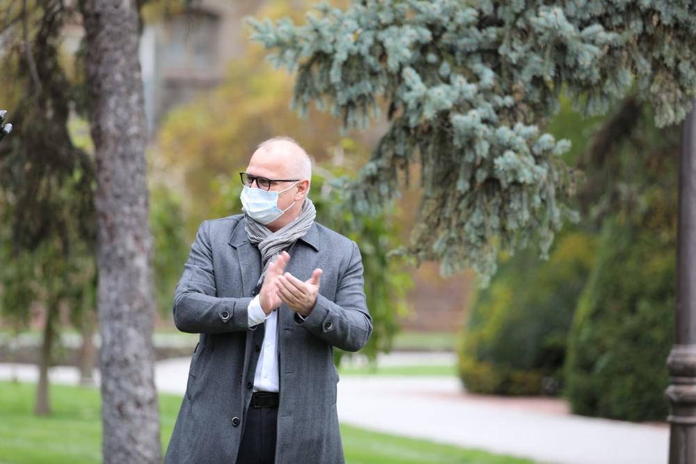 GORANA VESIĆA U TOKU RAZGOVORA NA FEJSBUKU PREKINUO GOL: Građani izvinite, Zvezda dala gol!