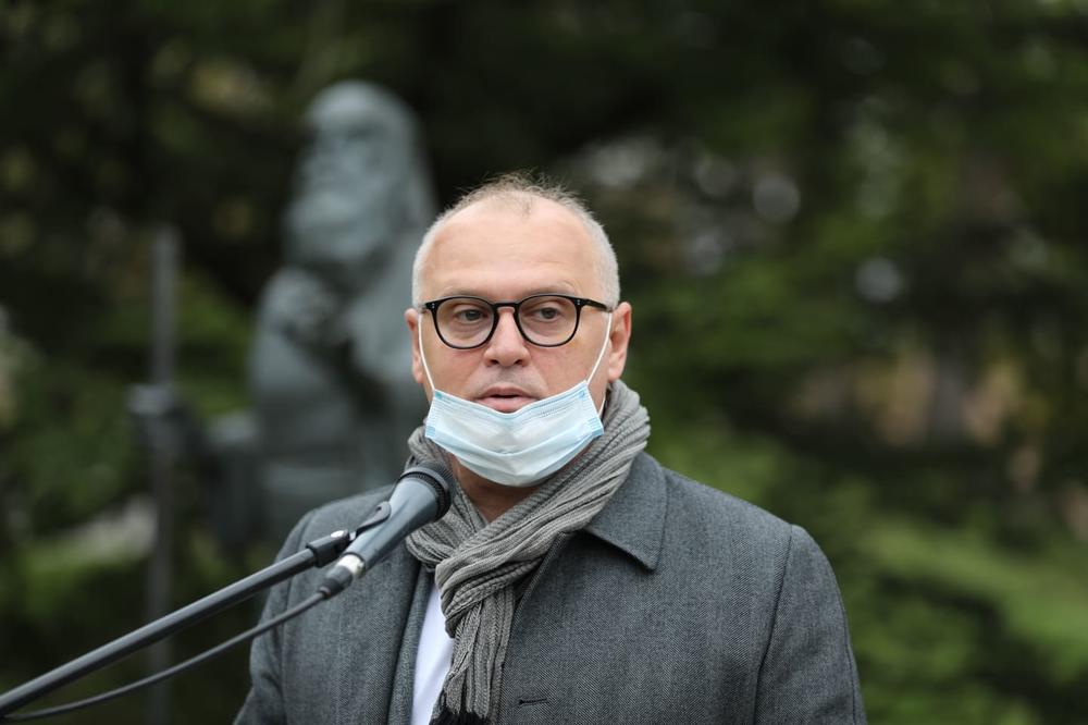 BEOGRAĐANI, SUTRA SVI ISPRED SKUPŠTINE: Vesić najavio PROJEKCIJU u čast najboljeg tenisera sveta, NOLETA!