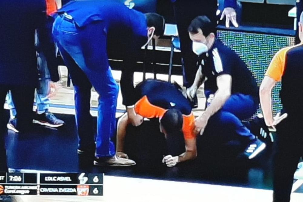 DRAMA NA MEČU ZVEZDE: Neverovatan sudar košarkaša Asvela sa sudijom koji je dugo ostao da leži na parketu!