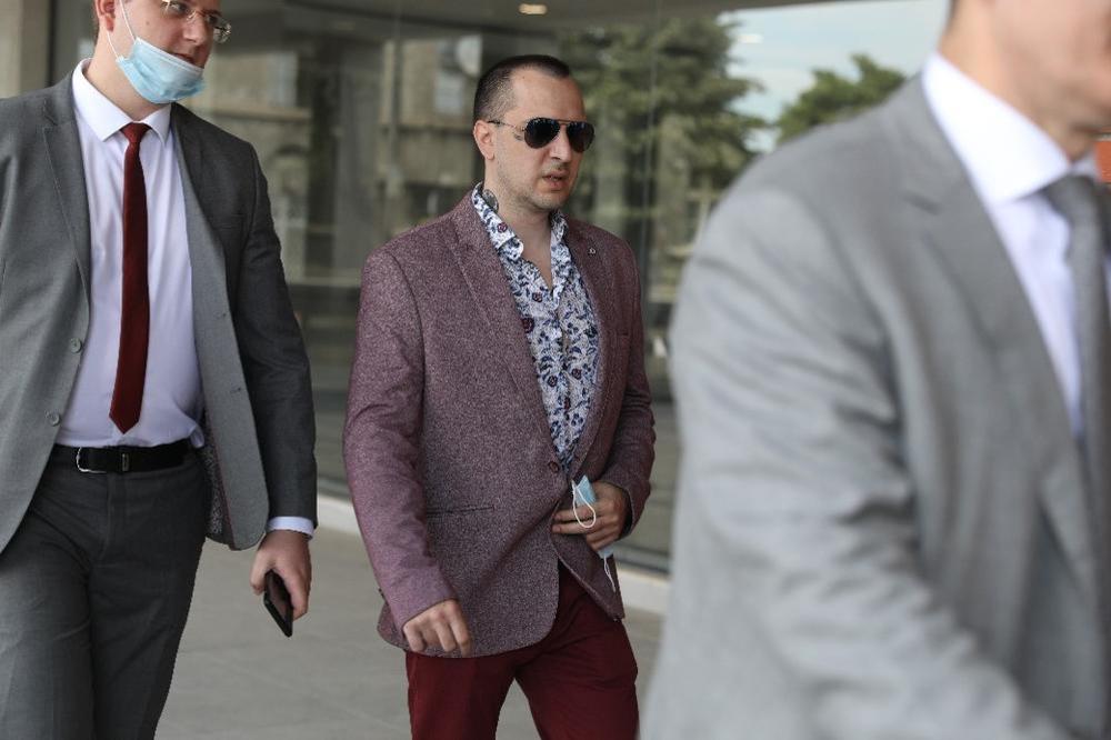 GAGO, NEK TI JE SA SREĆOM: Zoran obelodanio novu pesmu, a radio ju je pevačici koju poznaje dugi niz godina!