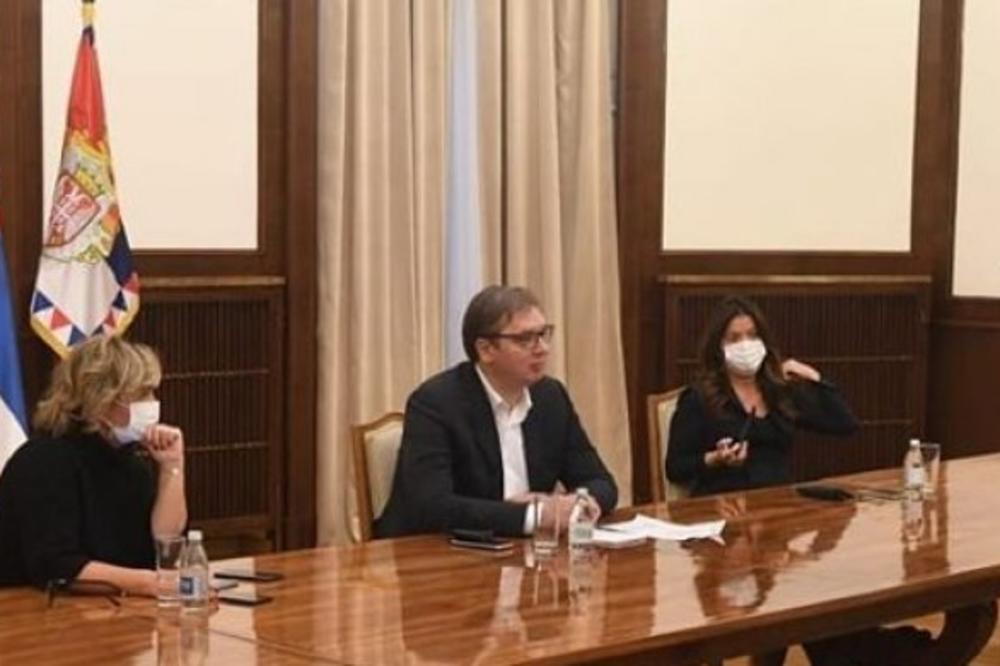 VUČIĆ OTVORIO 3 TEME NA PARISKOM FORUMU: Goruća pitanja začeta! (FOTO)