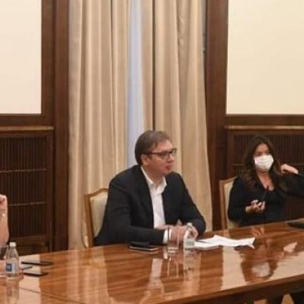 VUČIĆ OTVORIO 3 TEME NA PARISKOM FORUMU: Goruća pitanja začeta! (FOTO)
