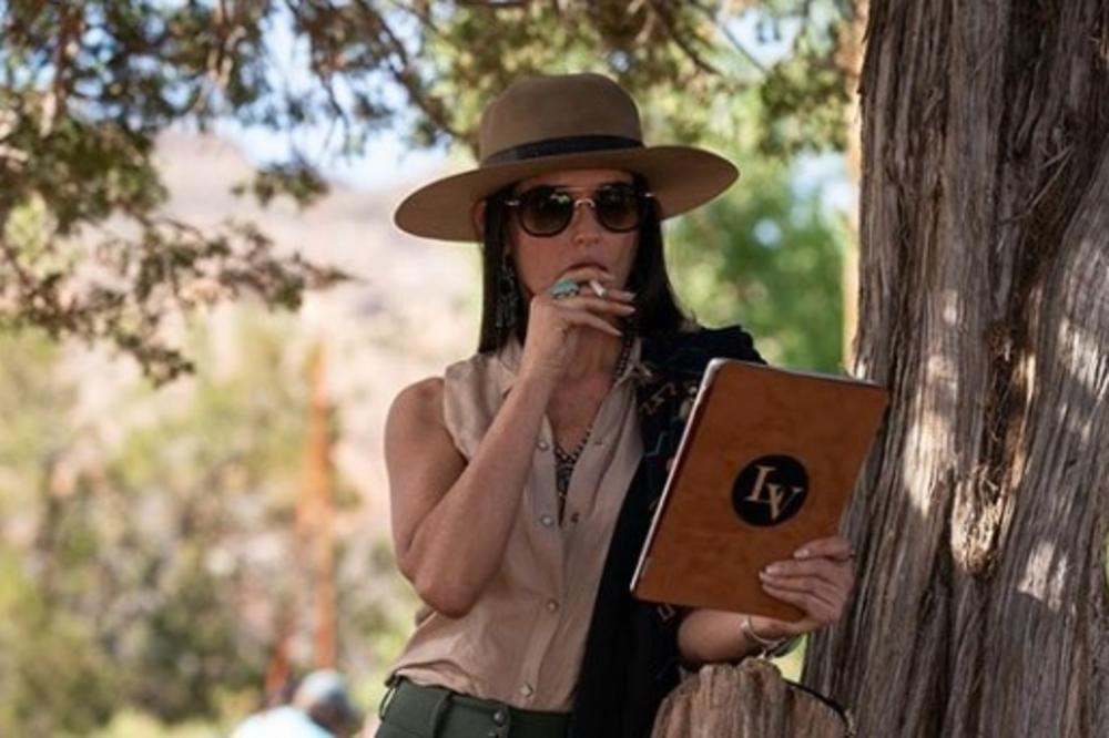 ČUVENA GLUMICA PROSLAVILA 58. ROĐENDAN: Prva joj ČESTITALA ćerka i to FOTKOM na kojoj je skoro GOLA (FOTO)