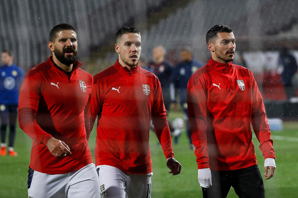 PIKSI SPREMIO IZNENAĐENJE ZA IRSKU: Mitrović na klupi, određen naslednik Kolarova! Dilema je samo levi spoljni!