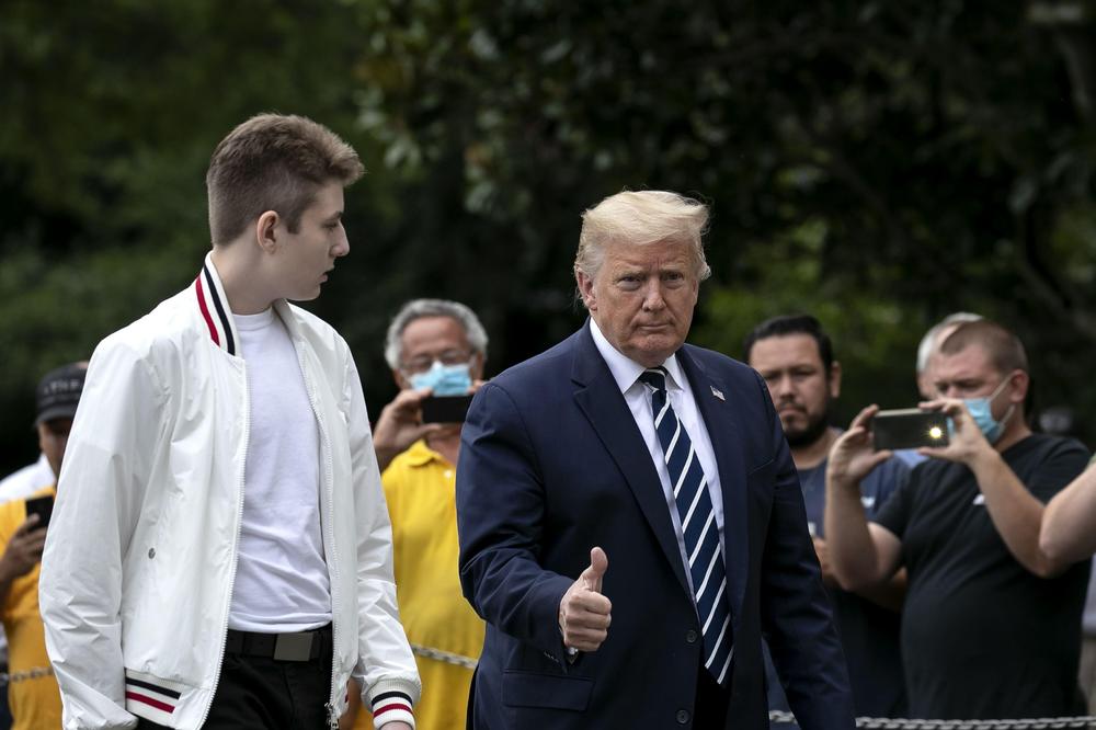 ŠTA SE DEŠAVA SA MELANIJINIM SINOM JEDINCEM? Psiholozi analizirali TRAMPOVOG SINA!