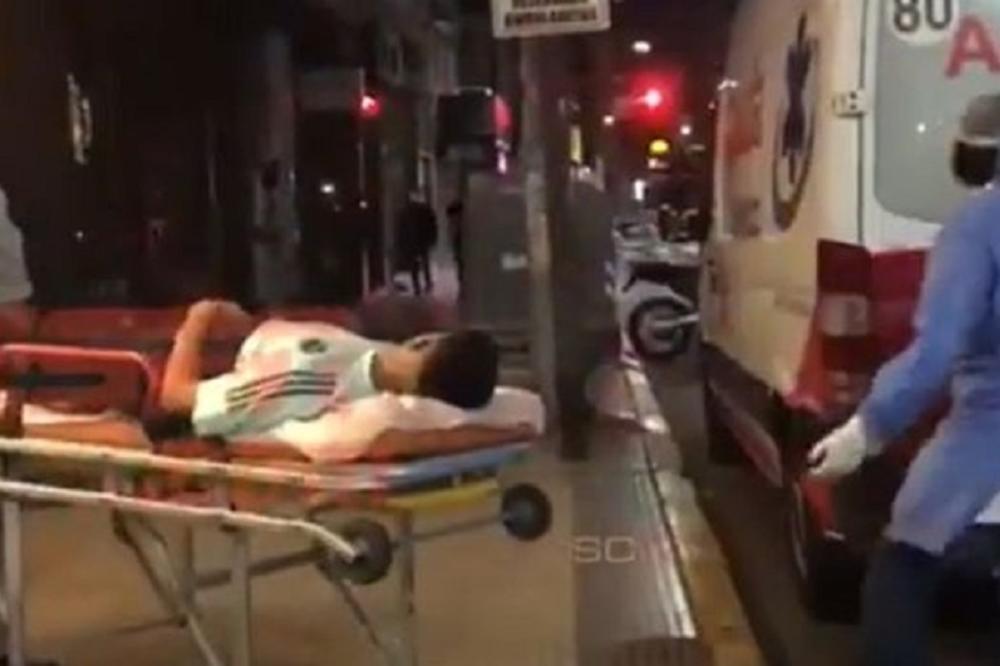 JEZIVO! REPREZENTATIVCU ARGENTINE POLOMLJENA KIČMA: Hitno prevezen u bolnicu posle udarca kolenom u leđa! (VIDEO)