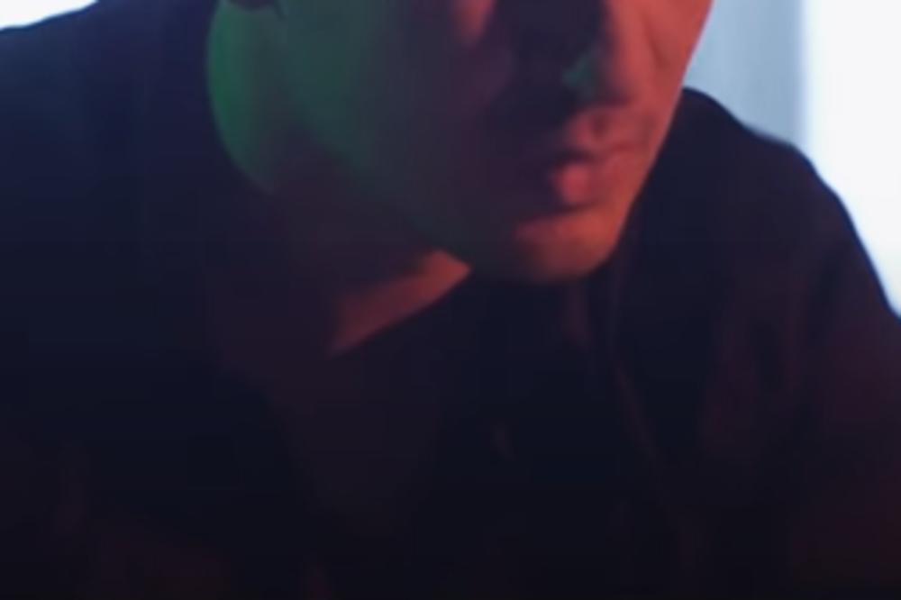 IMAO 104 KG, PA SE ISTOPIO! Poznati pevač doveo liniju do savršenstva! Neprepoznatljiv!