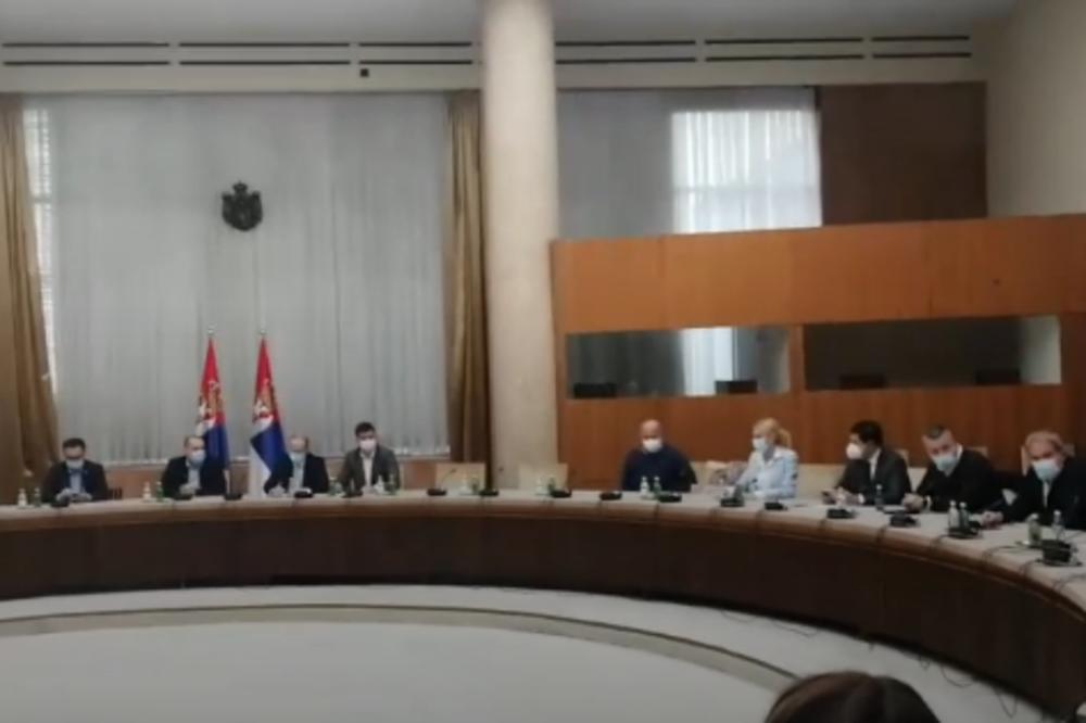 ODJEKNULA VEST: Srpski ministar prvi čovek u Evropi koji je primio Sinofarm vakcinu