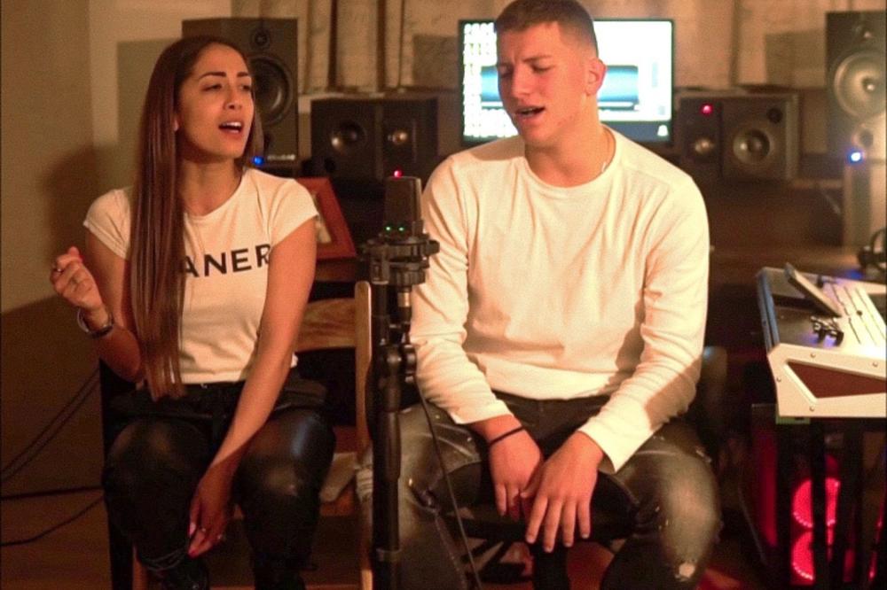 NJU SU OSPORAVALI NA POČETKU KARIJERE A ONA SAD POMAŽE MLADOM KOLEGI! Poslušajte cover koji će vas oboriti sa nogu