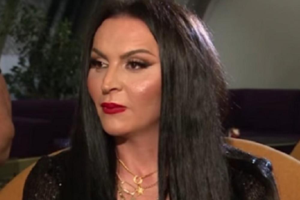 KONTROVERZNA PEVAČICA OTVORILA VRATA SVOG DOMA! Luksuz na sve strane, ODAKLE joj ovoliko PARA? (FOTO)