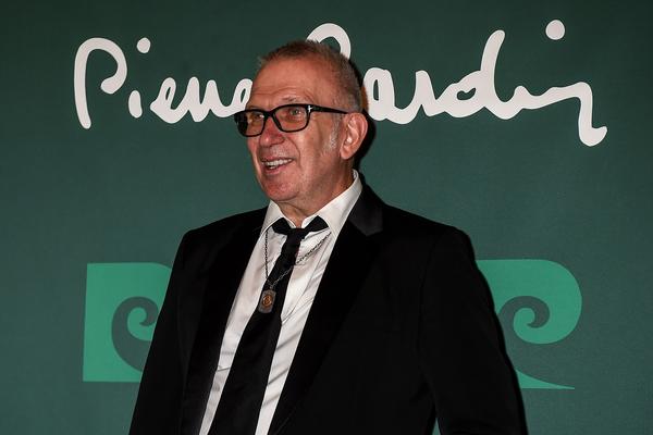 ŽANA POLA GOTJEA LINČUJU U SRBIJI: Šta se valja iza brutalnog napada na umetnika? (VIDEO)